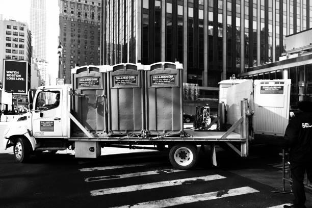 Best Portable restroom trailer rental  in Hill N Dale, FL